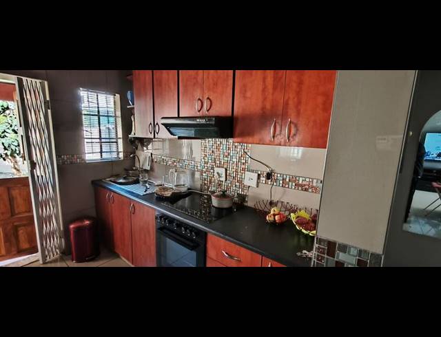 2 BEDROOM HOUSE FOR SALE IN ELANDSPOORT